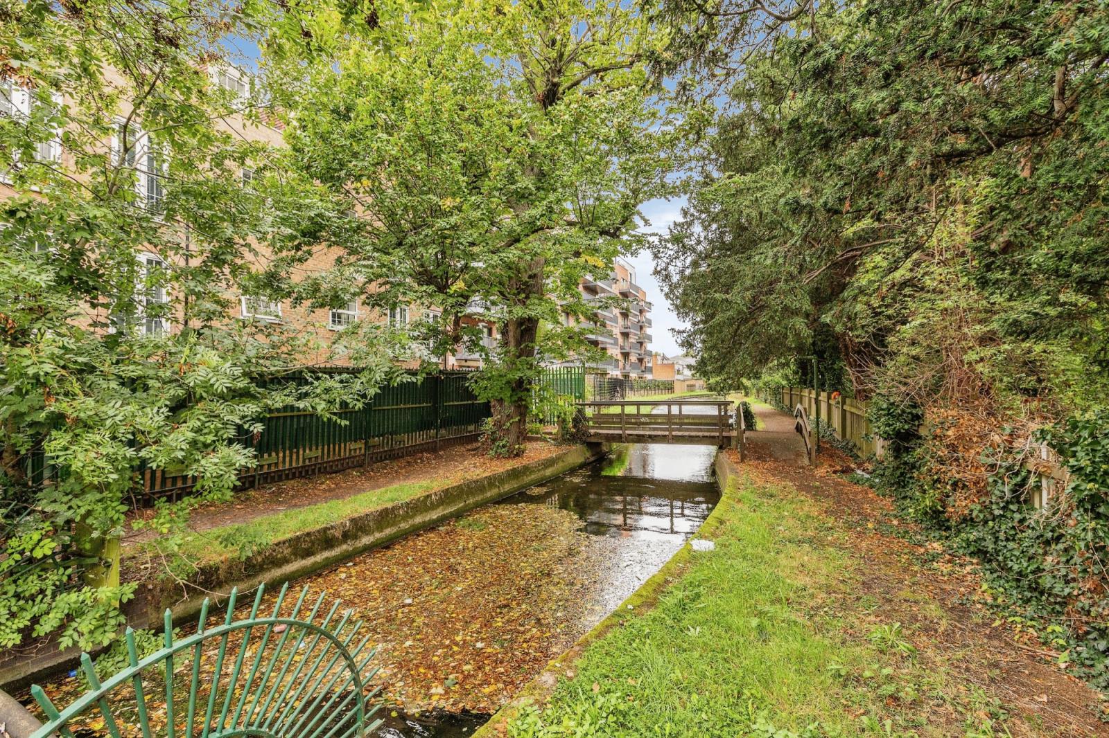 City House, Winchmore Hill